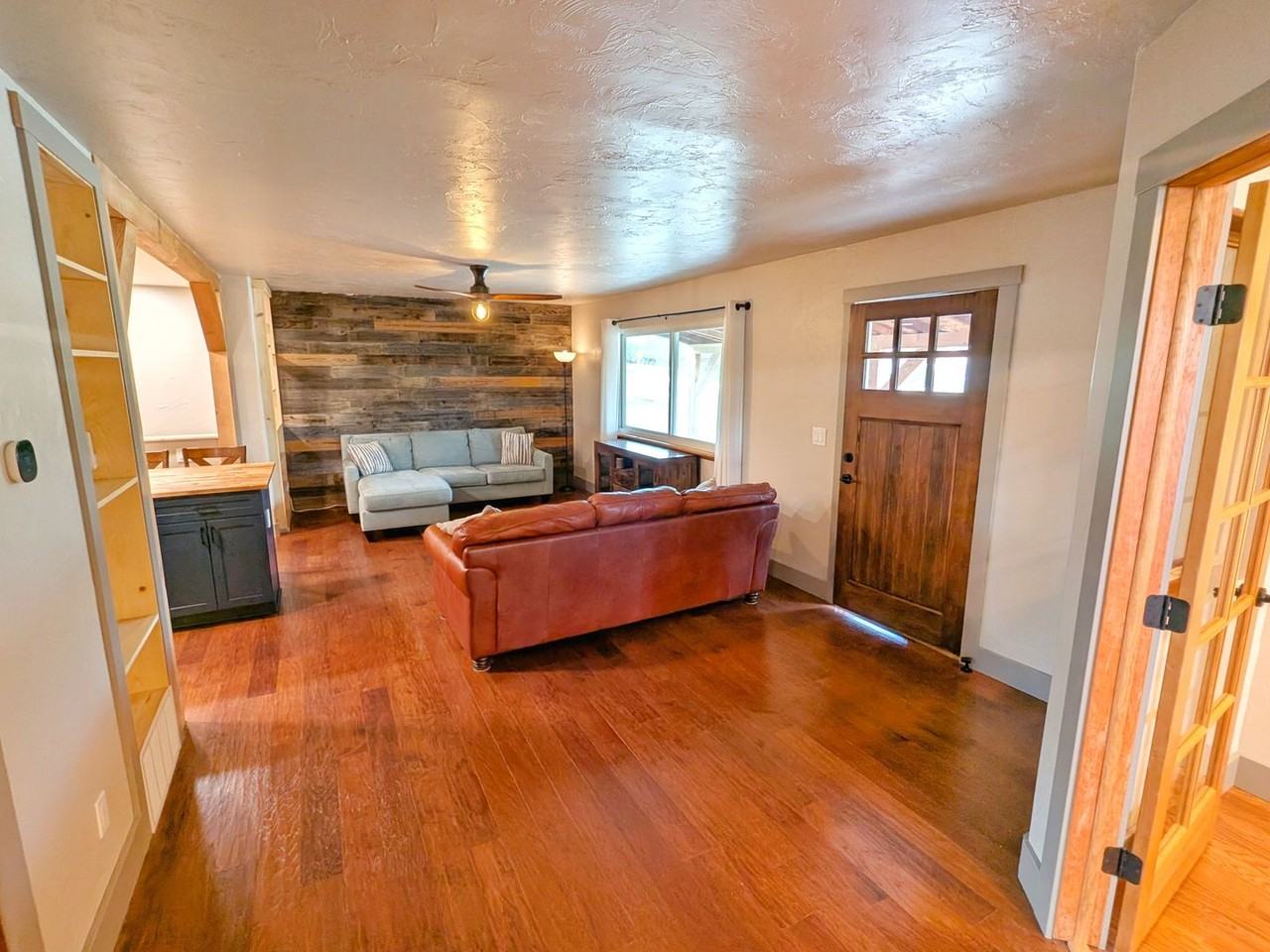 2404 Monterey Rd - Photo 3 of 35