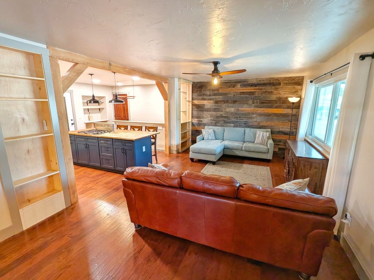 2404 Monterey Rd - Photo 4 of 35