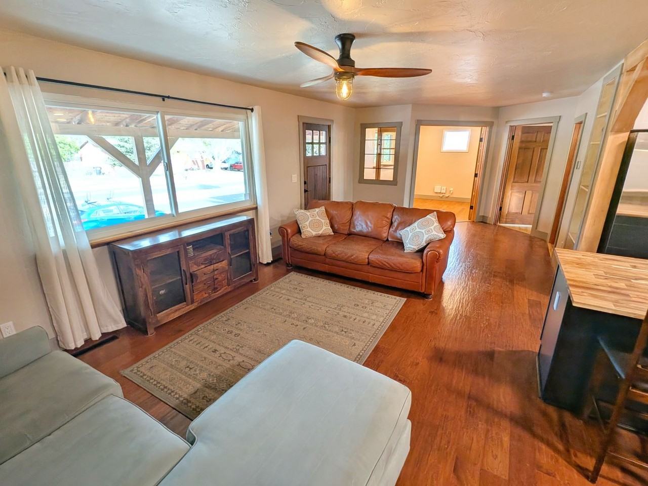 2404 Monterey Rd - Photo 5 of 35