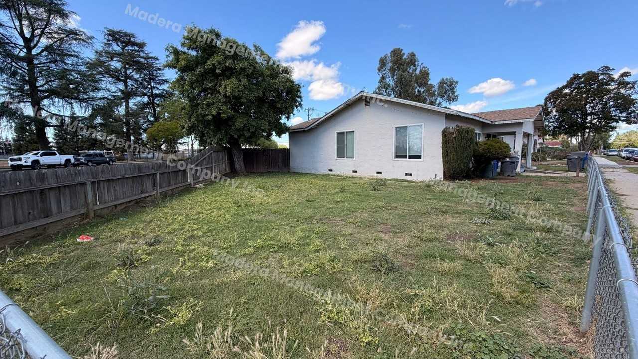 314 S N St - Photo 2 of 14