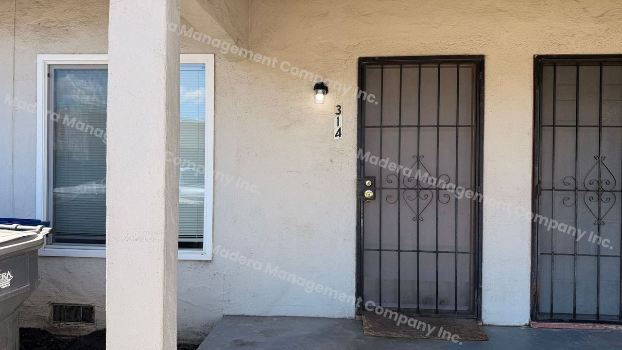 314 S N St - Photo 3 of 14