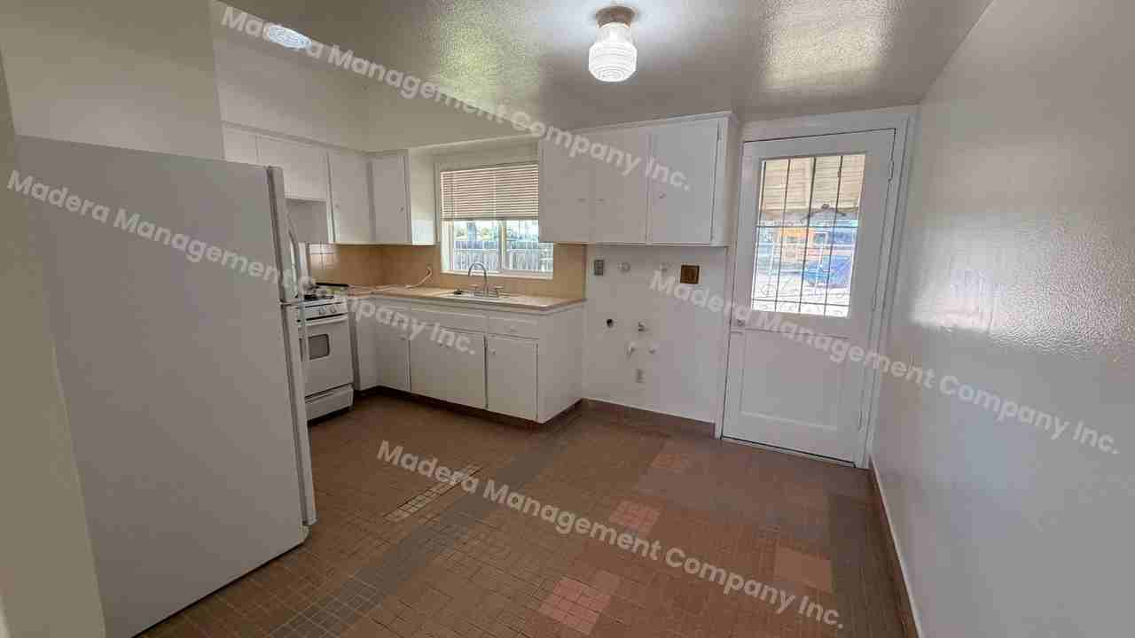 314 S N St - Photo 6 of 14