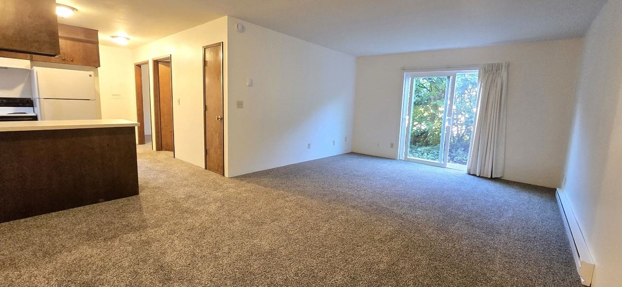 Stratford Apartments - Photo 2 of 41