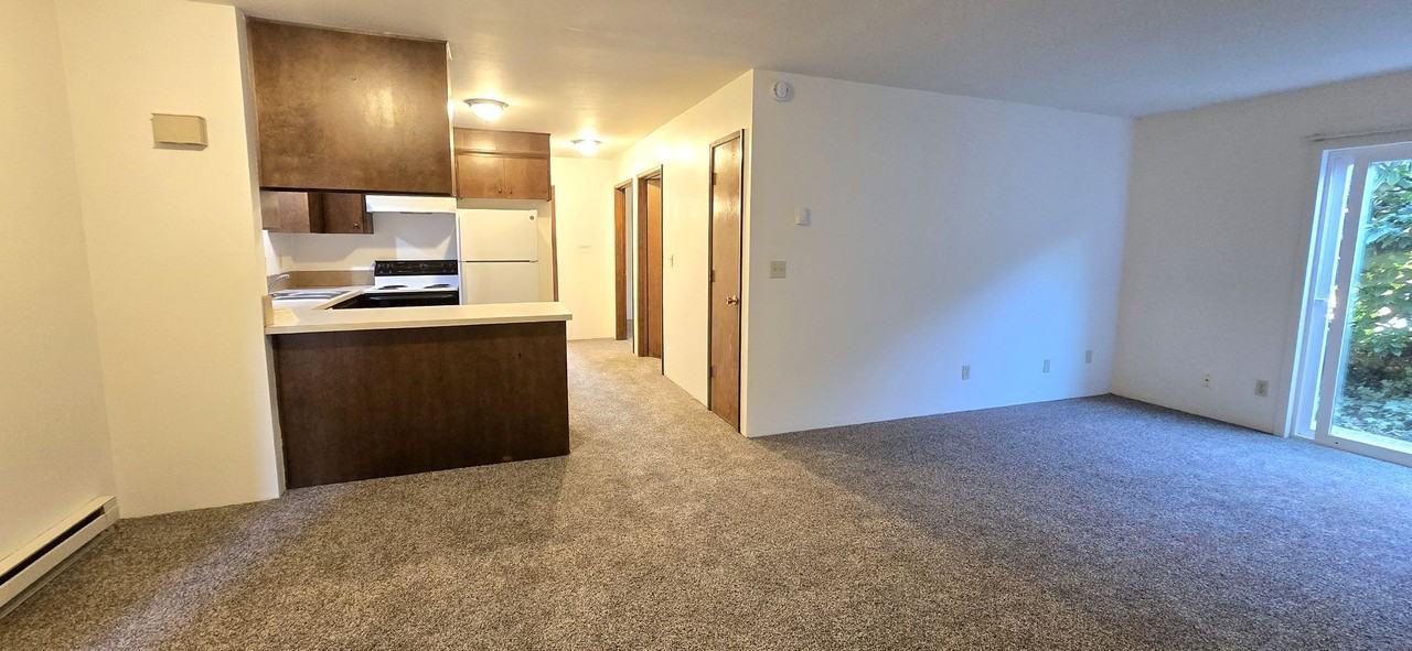 Stratford Apartments - Photo 3 of 41