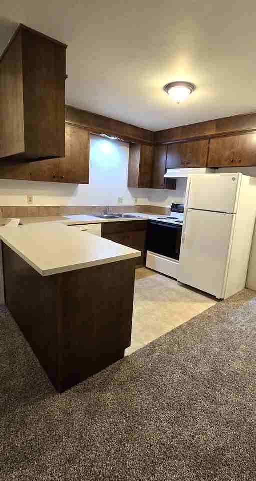 Stratford Apartments - Photo 5 of 41