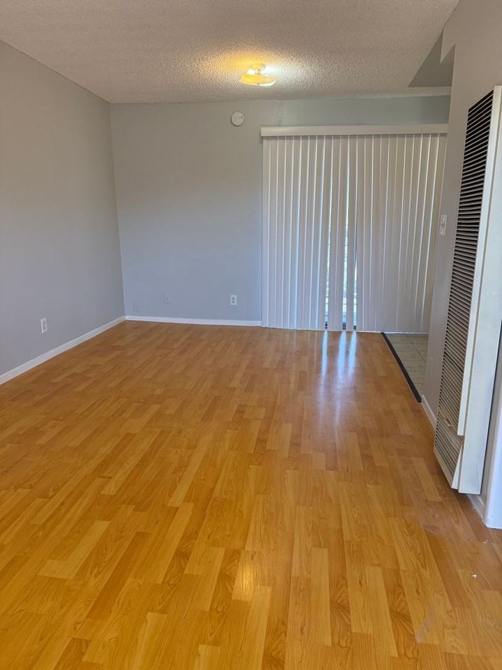 13701 Yukon Ave - Photo 5 of 22