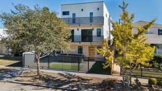 Best Priced Luxury 4 & 5 Bed Townhomes in Mid - Photo 1 of 1