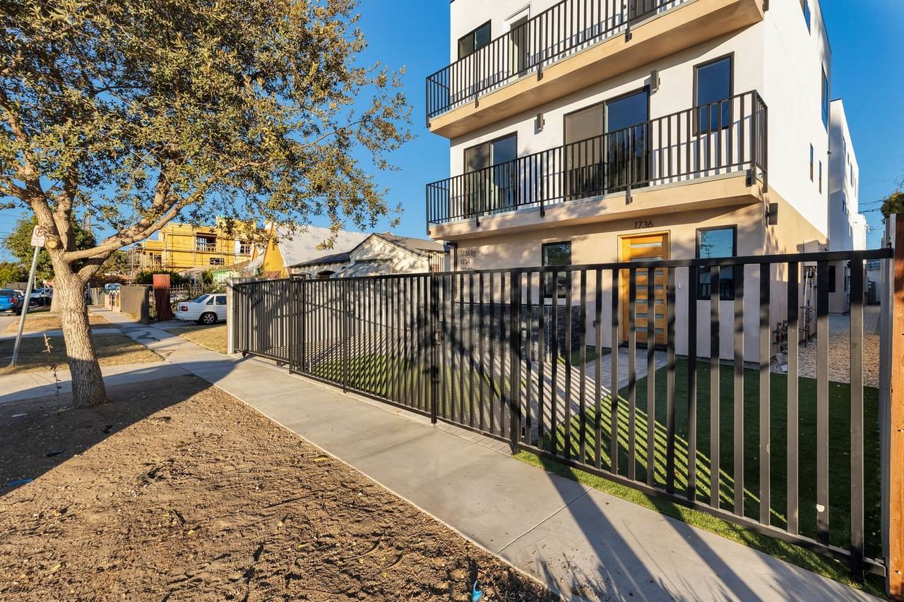 Best Priced Luxury 4 & 5 Bed Townhomes in Mid - Photo 3 of 50