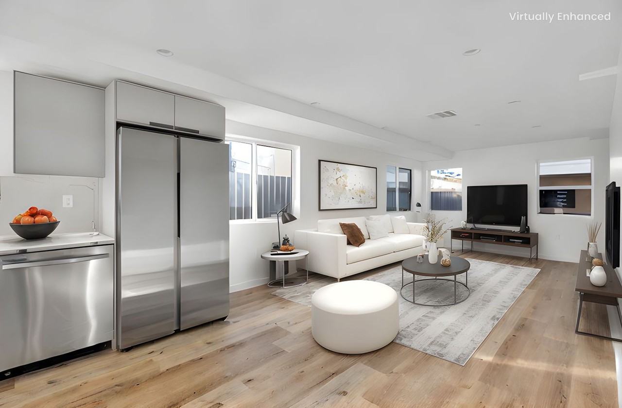 Best Priced Luxury 4 & 5 Bed Townhomes in Mid - Photo 4 of 50