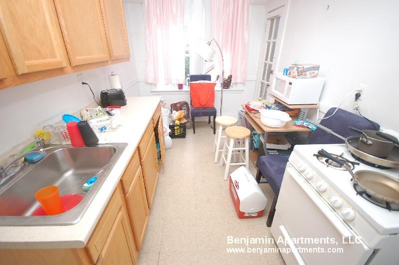 Sutherland Rd. & Commonwealth Ave. #M - Photo 2 of 16