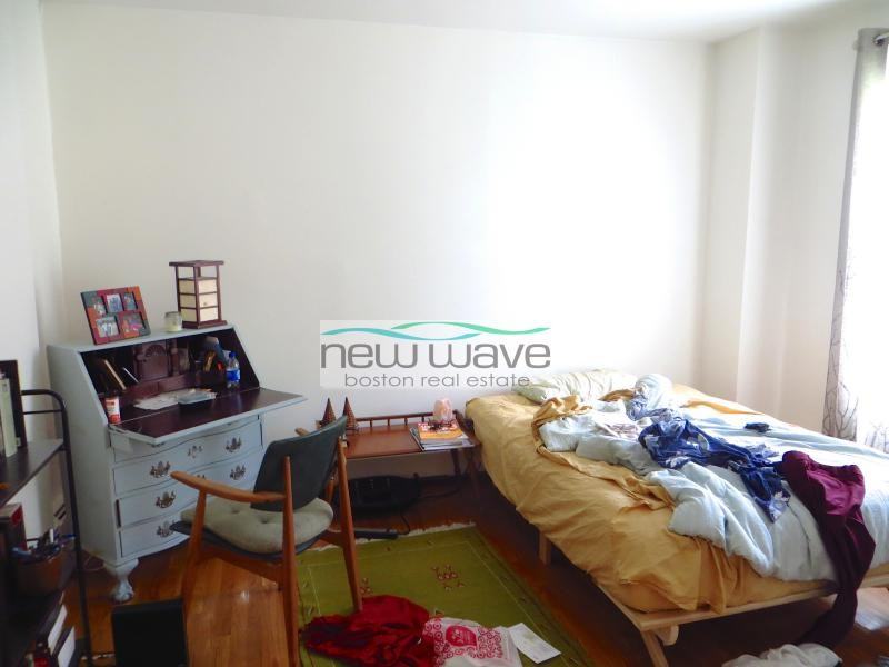 2 Greenwich St #2 - Photo 3 of 9