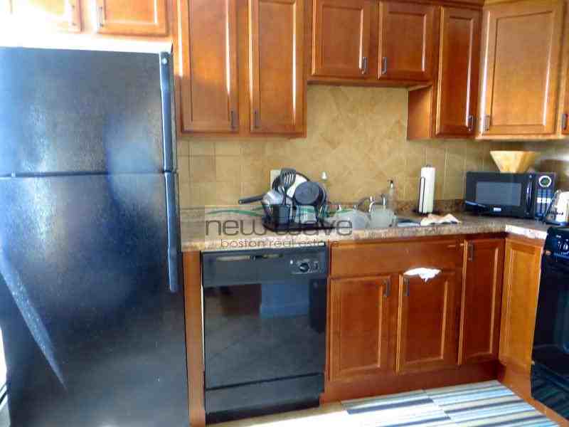 2 Greenwich St #2 - Photo 7 of 9