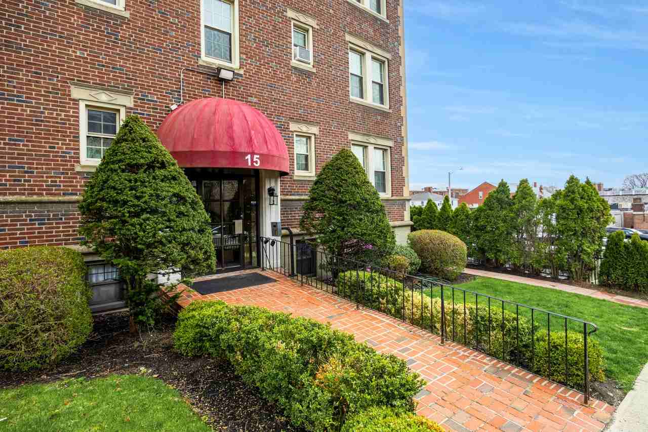 15 Governors Ave #24 - Photo 2 of 9