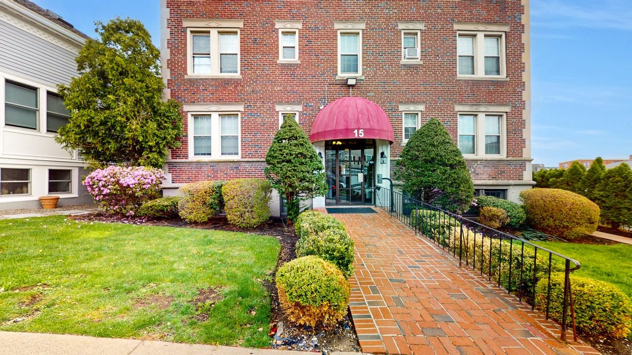 15 Governors Ave #24 - Photo 4 of 9