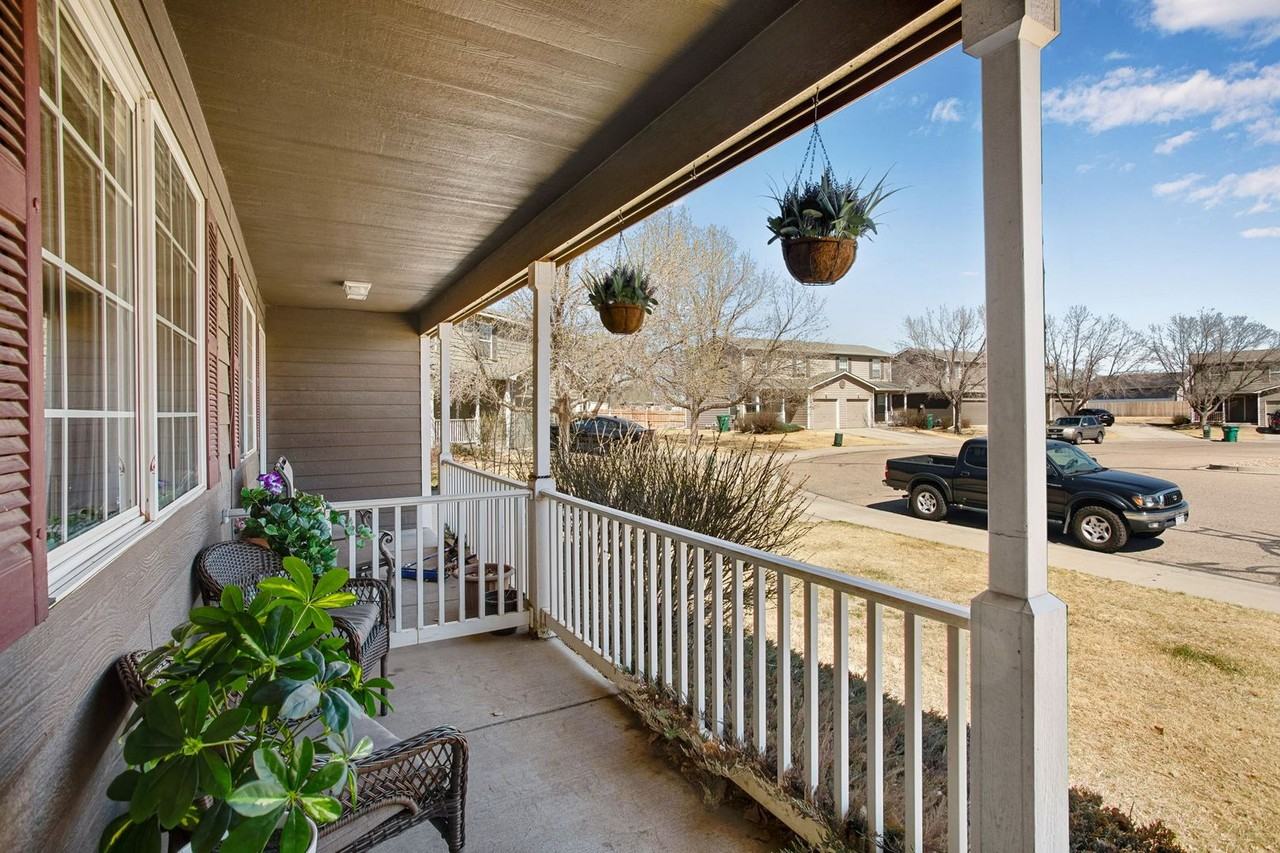 1725 Rowan Ln - Photo 3 of 22