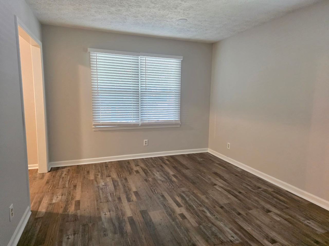 1068 Baker Ln - Photo 2 of 17