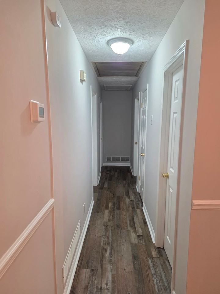 1068 Baker Ln - Photo 6 of 17