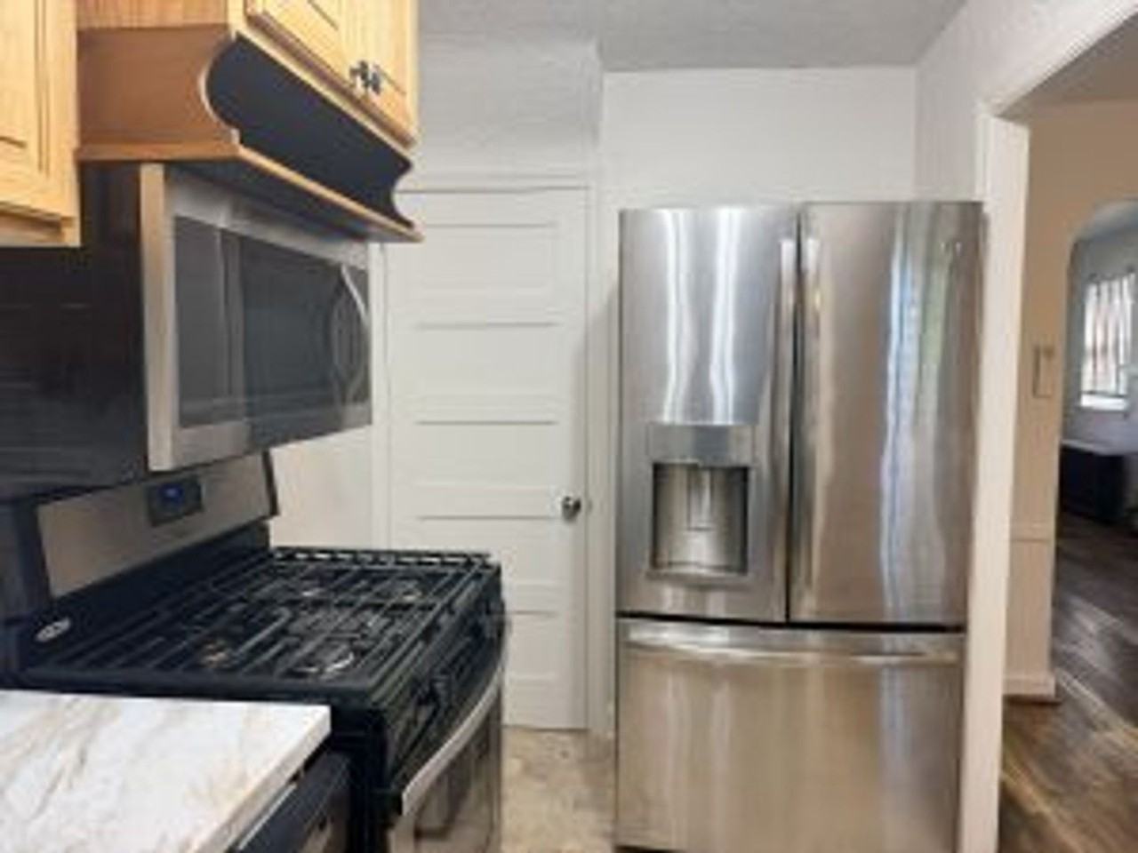 320 Atkins Ave - Photo 6 of 24