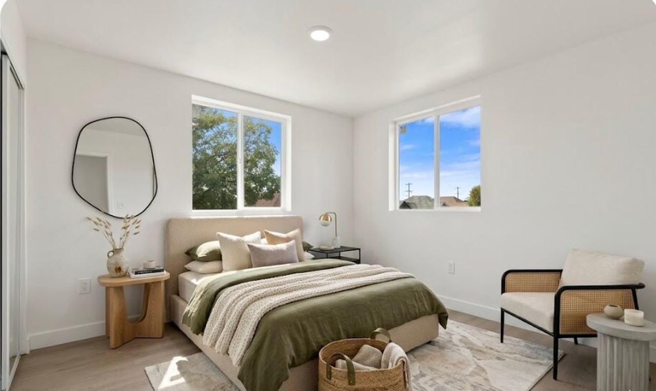 835 E 33rd - Photo 6 of 23