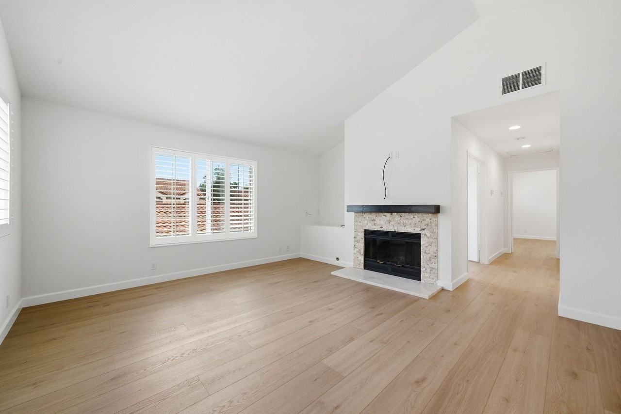 27937 Windsor - Photo 3 of 13