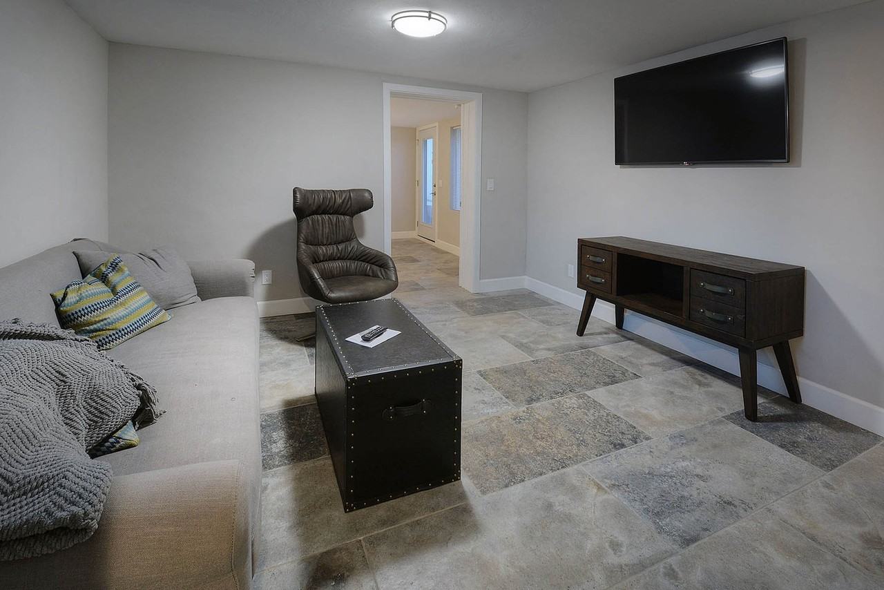 933 E Edison St #B - Photo 5 of 7