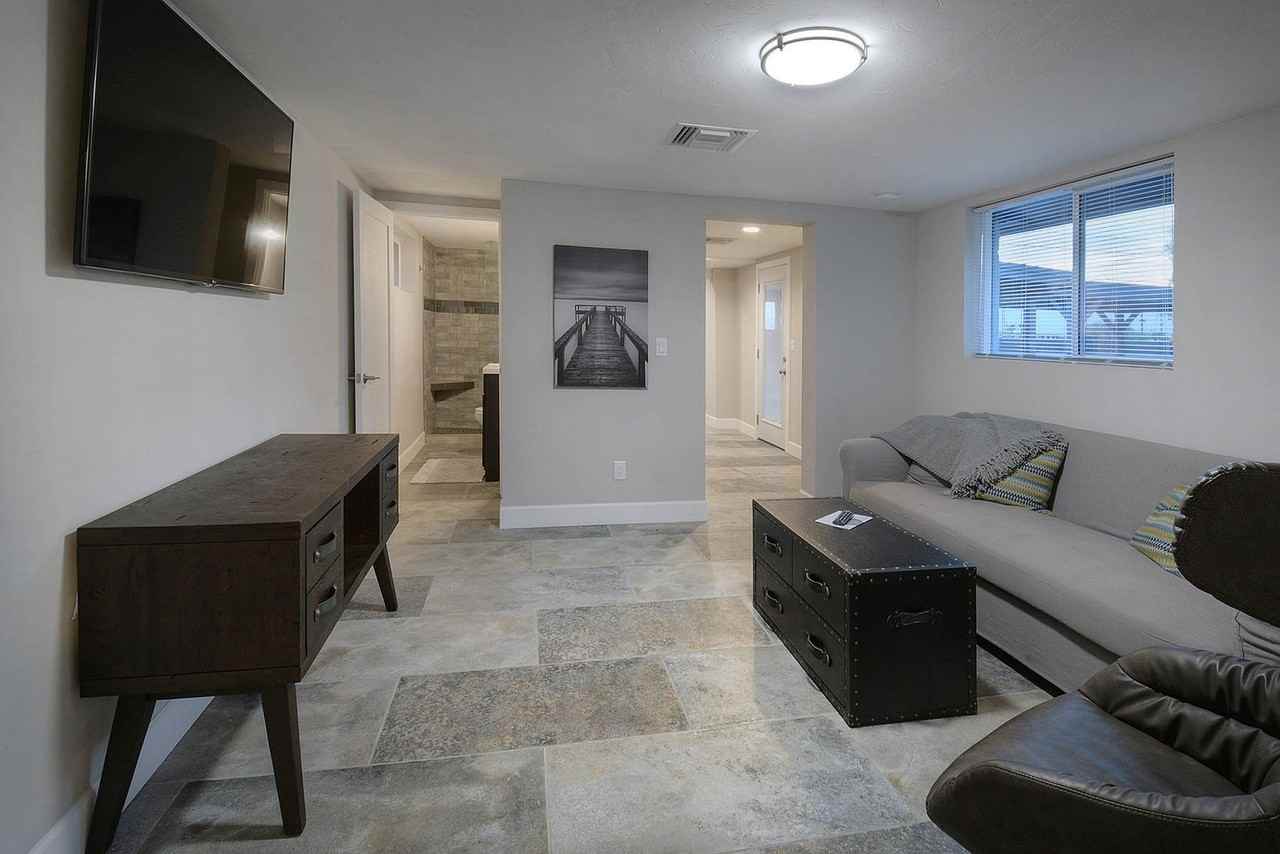 933 E Edison St #B - Photo 6 of 7