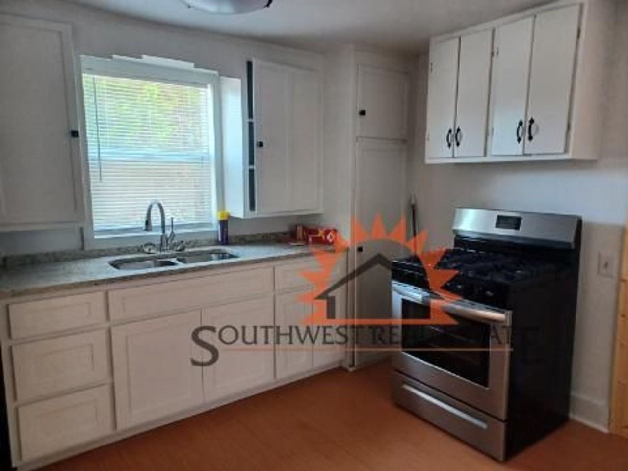 2000 Ross St - Photo 5 of 18