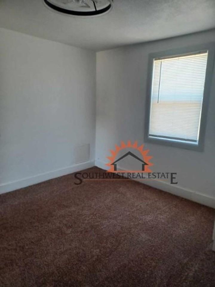 2000 Ross St - Photo 7 of 18