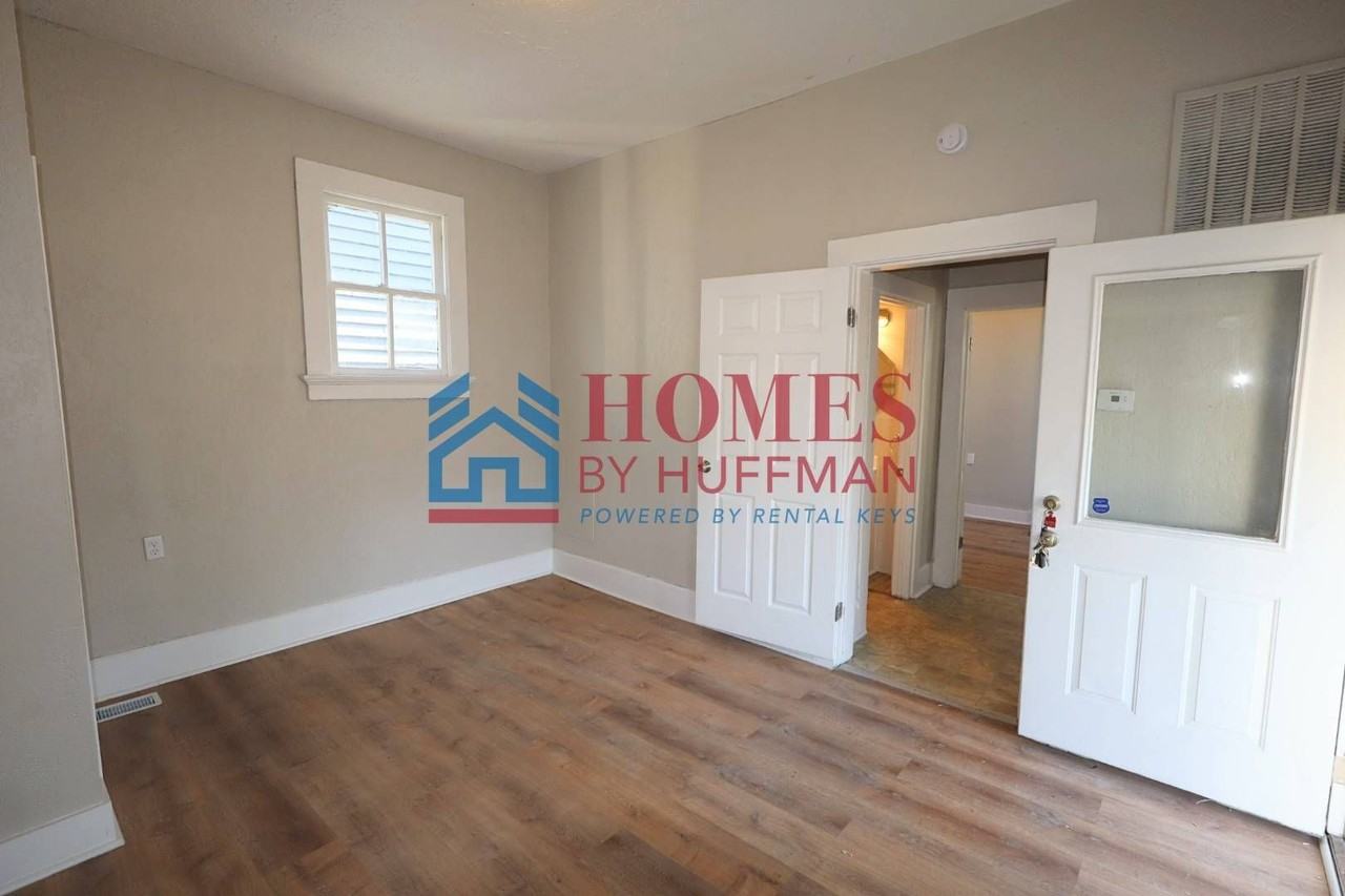 1315 N 3rd Ave - Photo 4 of 19