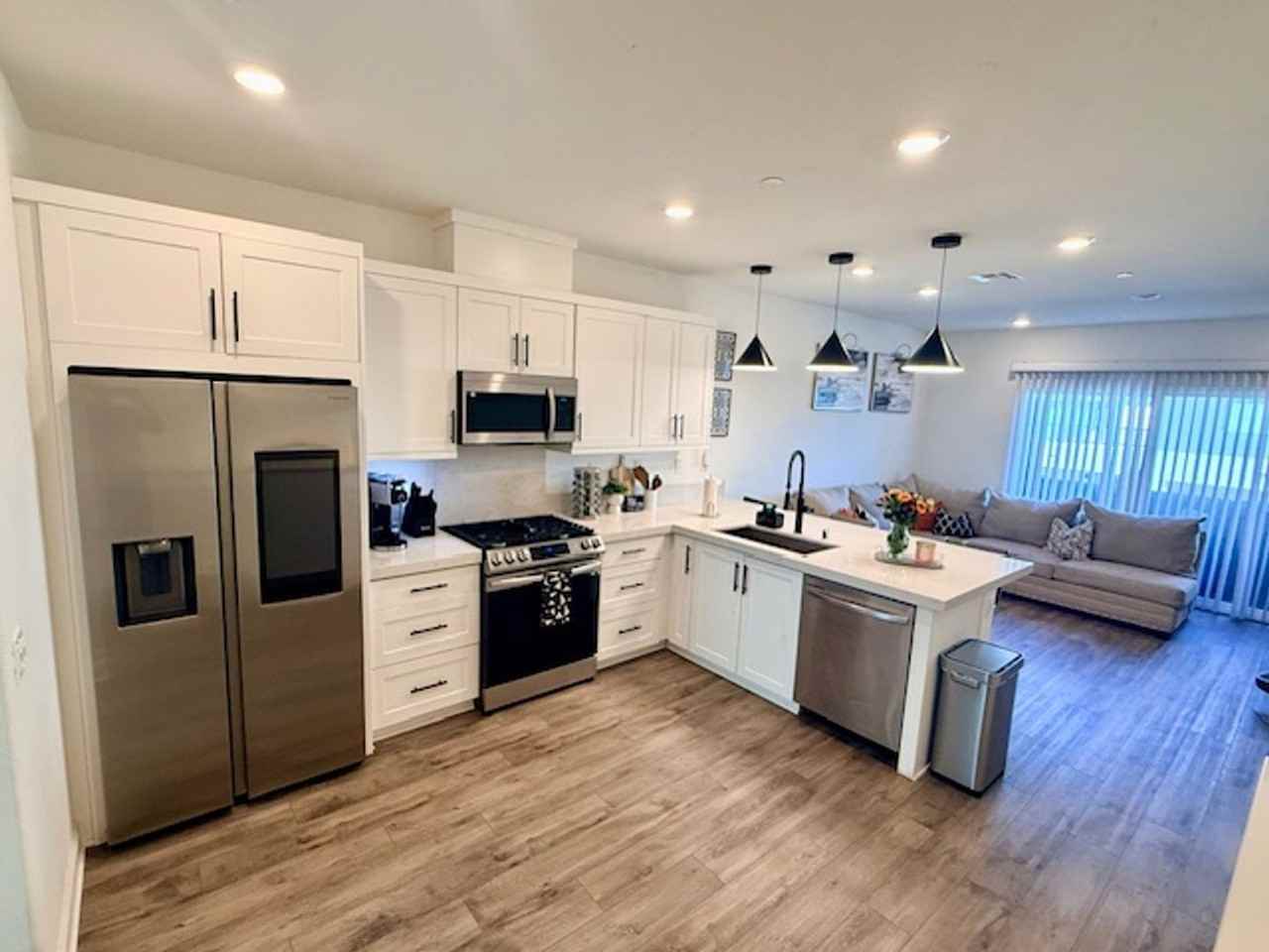 2052 Vela Ln - Photo 2 of 12