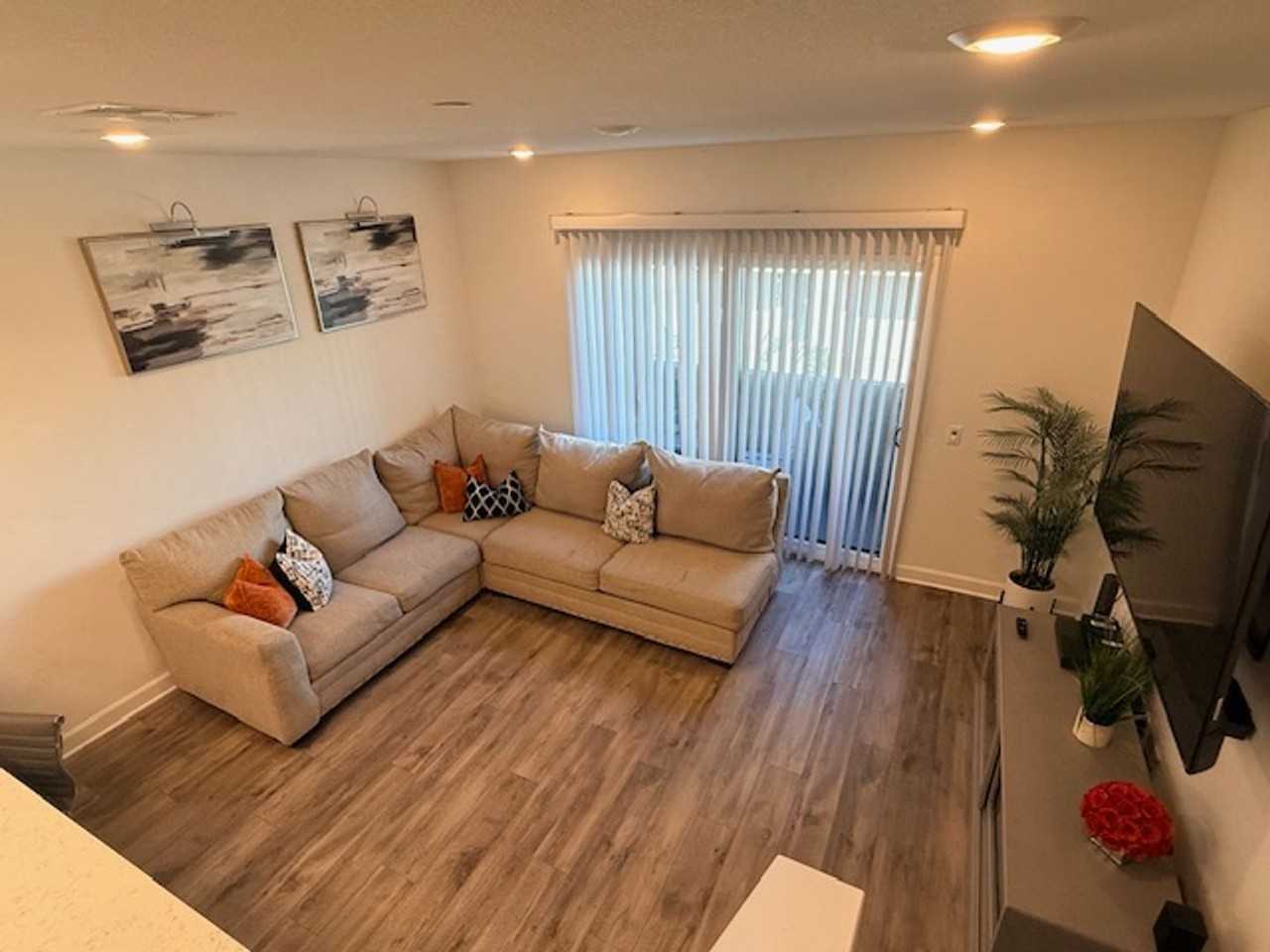 2052 Vela Ln - Photo 4 of 12