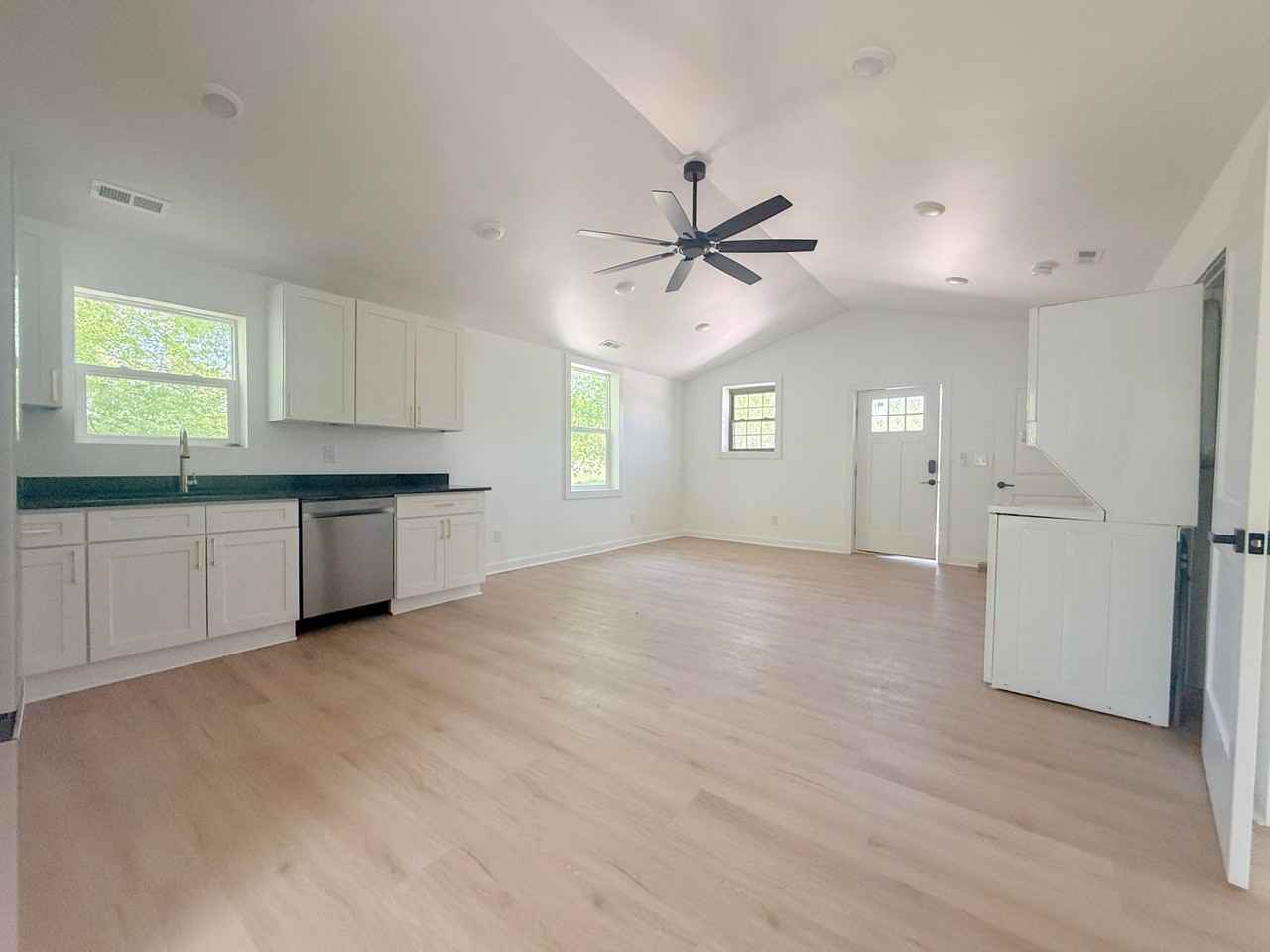 2519 Cherry Creek Rd - Photo 4 of 22