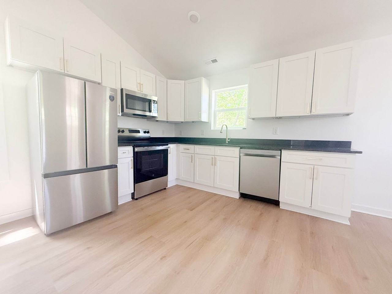 2519 Cherry Creek Rd - Photo 5 of 22