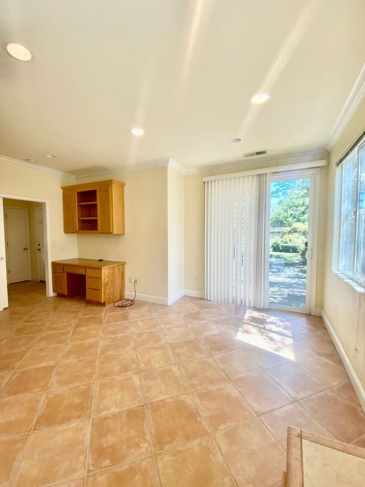 2319 Glacier Pl #B - Photo 4 of 24