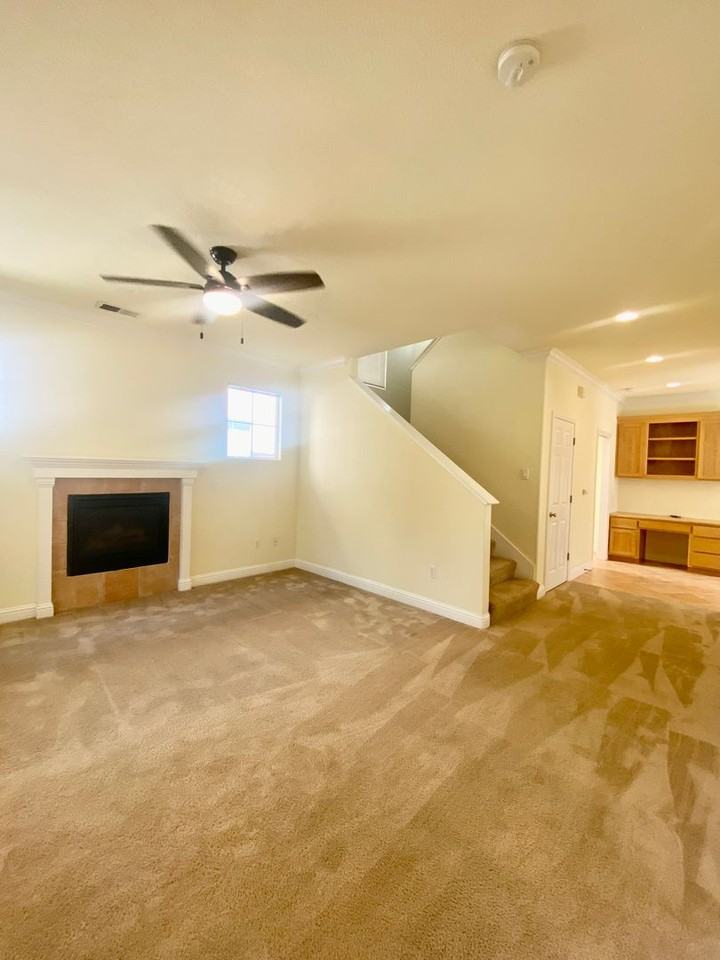 2319 Glacier Pl #B - Photo 7 of 24