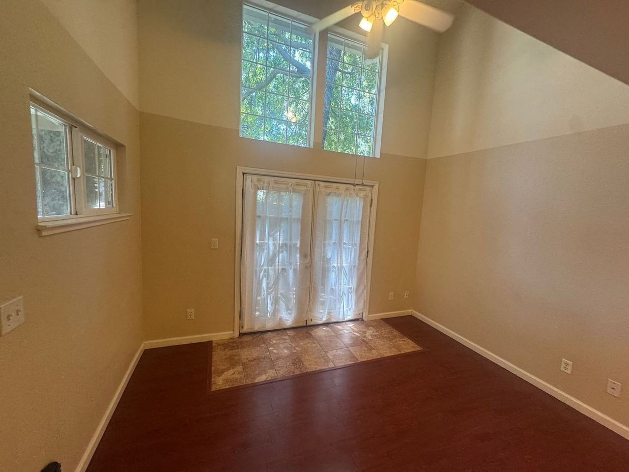 2083 5th St - Photo 3 of 13