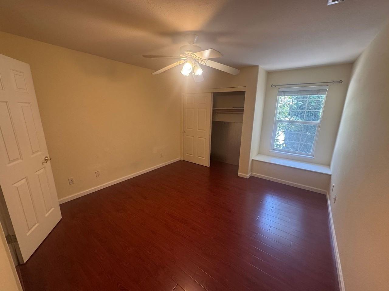 2083 5th St - Photo 4 of 13