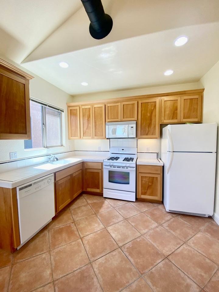 2315 Glacier Pl #A - Photo 2 of 8