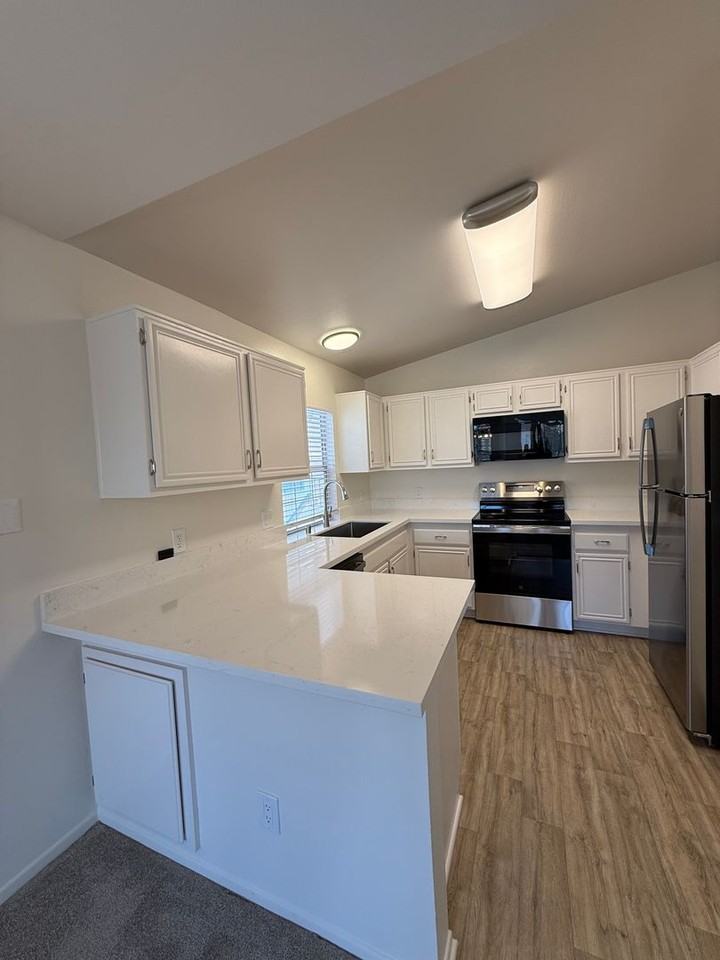 18543 Caminito Pasadero - Photo 5 of 28