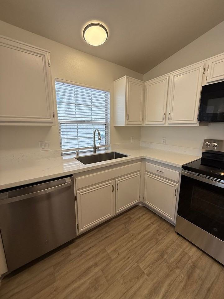 18543 Caminito Pasadero - Photo 6 of 28