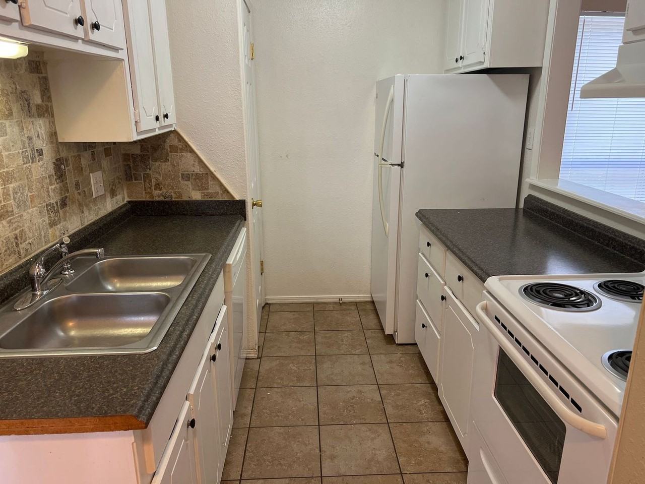 1200 N Cedar Ave #312 - Photo 6 of 29