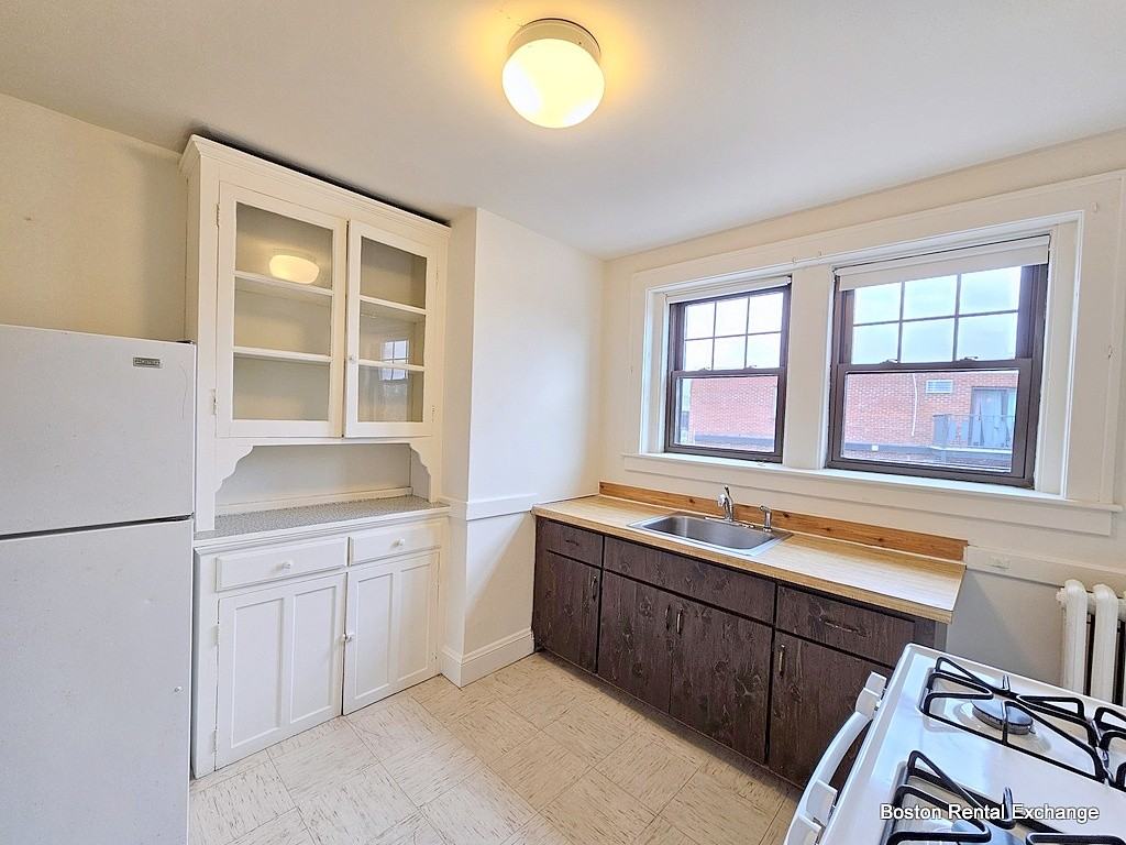 22 W Wyoming Ave #26 - Photo 6 of 13