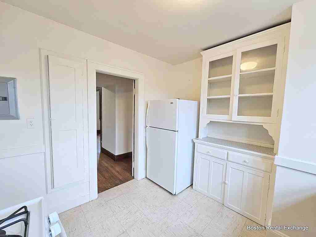 22 W Wyoming Ave #26 - Photo 7 of 13