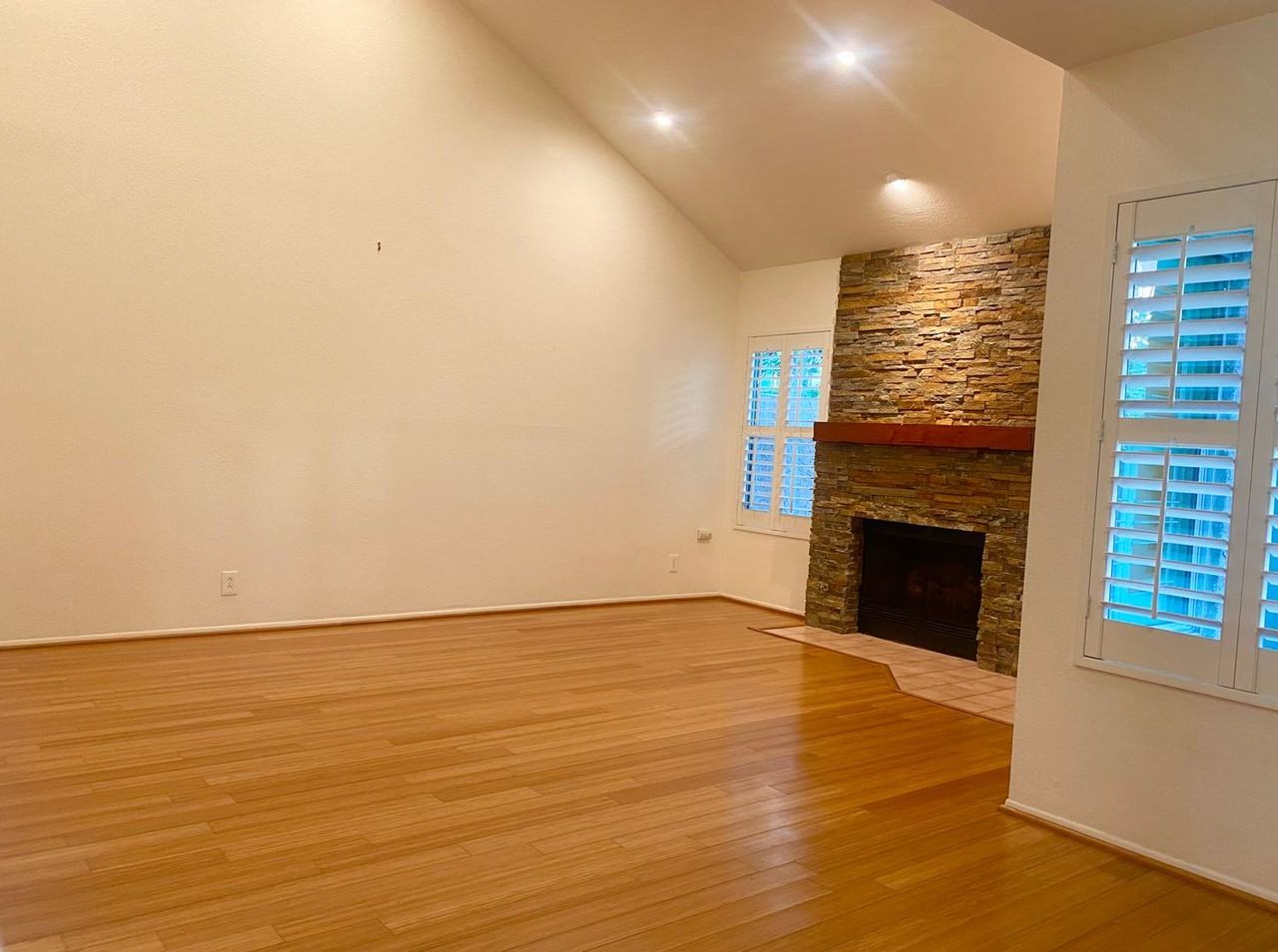 360 Via Colinas - Photo 5 of 27