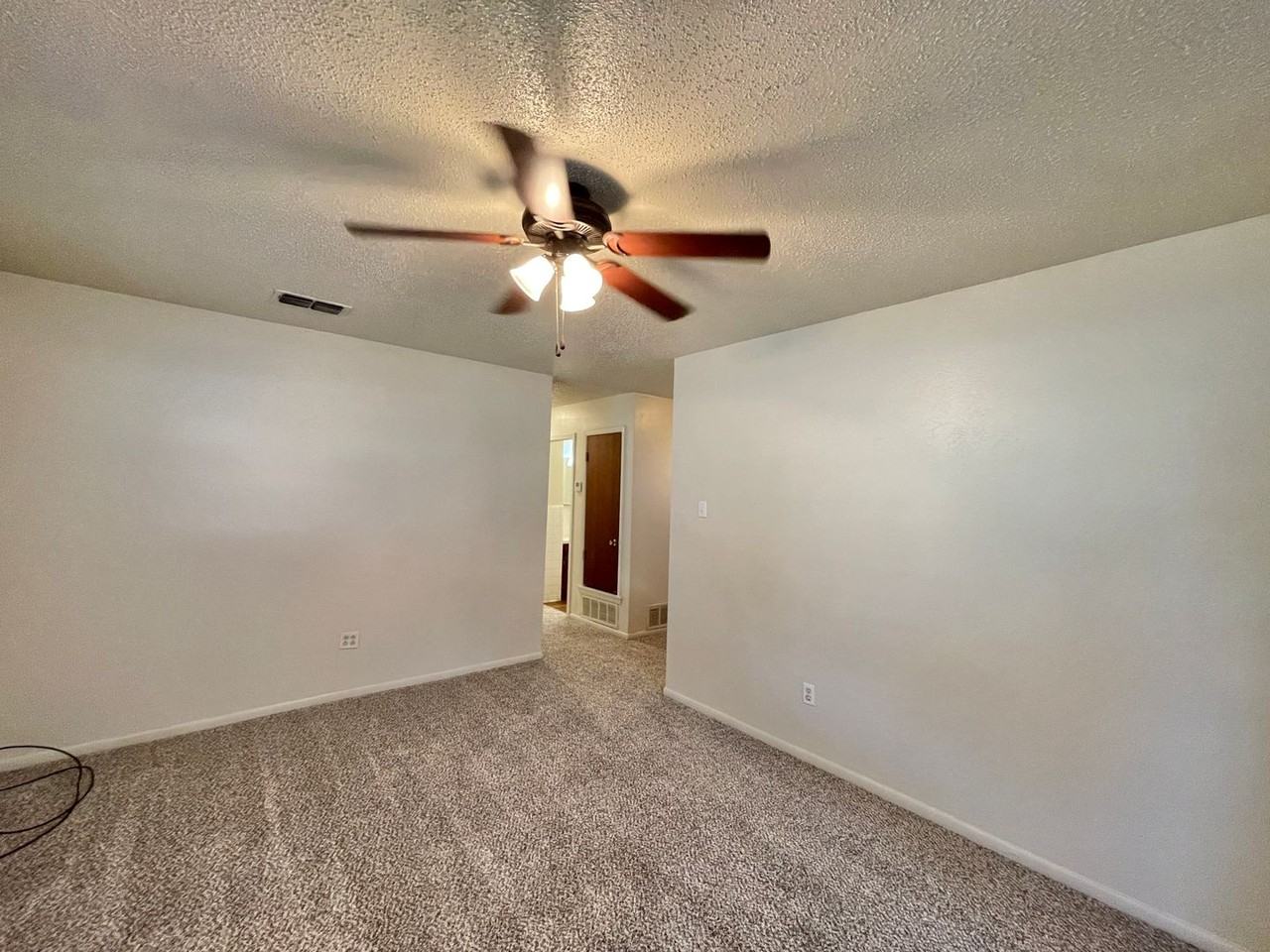 1404 Cross St - Photo 2 of 19