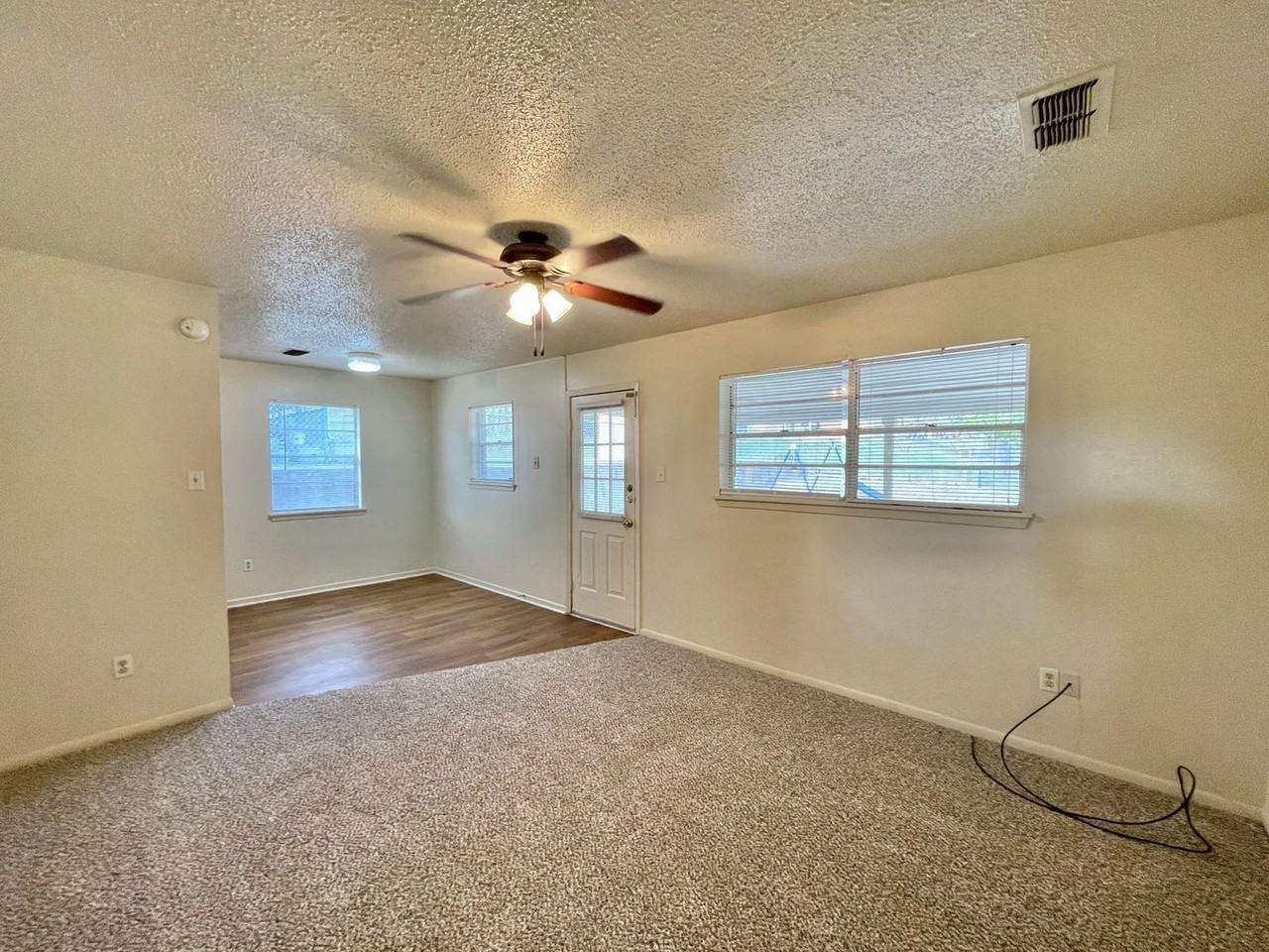 1404 Cross St - Photo 4 of 19