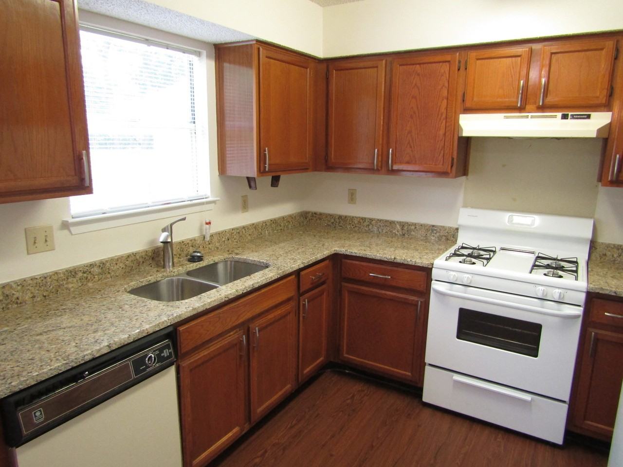 10609 Archdale Dr - Photo 6 of 27