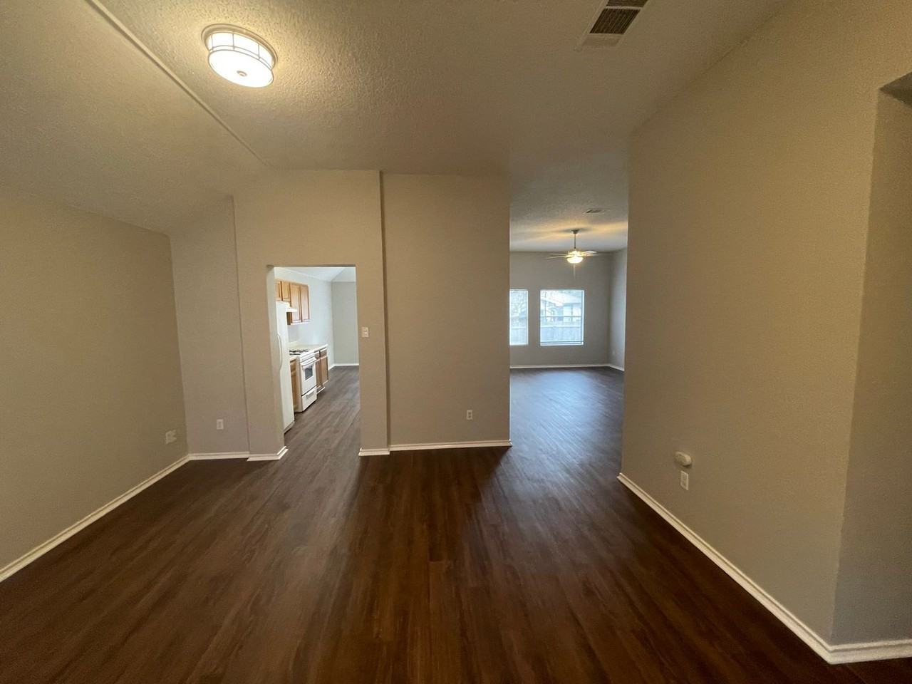 3625 Cheyenne St - Photo 5 of 29