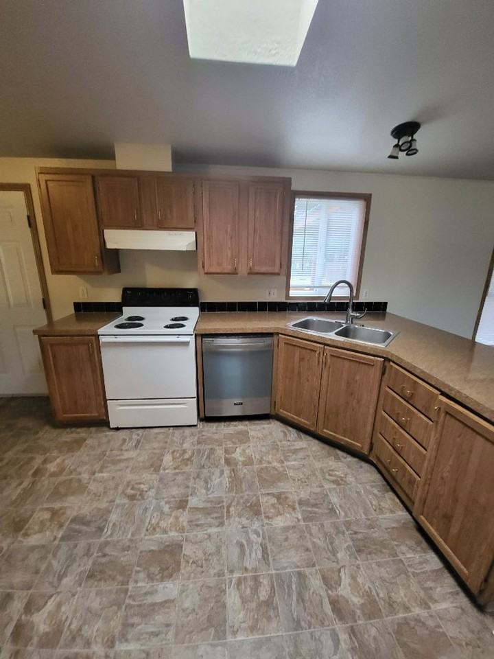 1214 G St - Photo 6 of 20