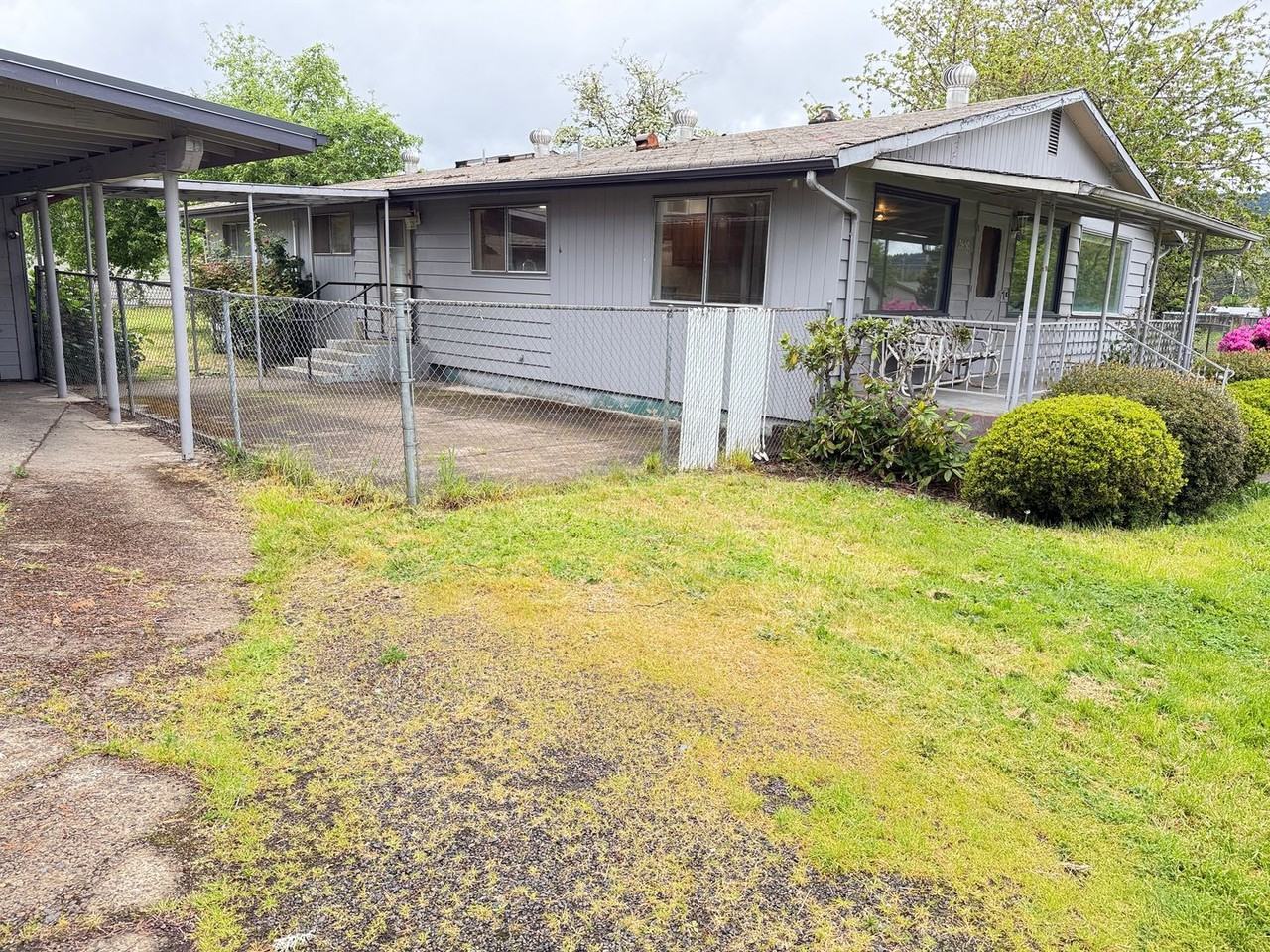 2650 31st St - Photo 2 of 41